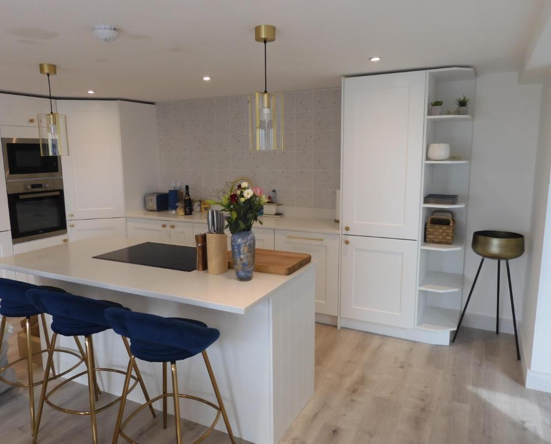 Fabulous Ground Floor Apt Adjacent To Beach 罗斯奈格尔 外观 照片